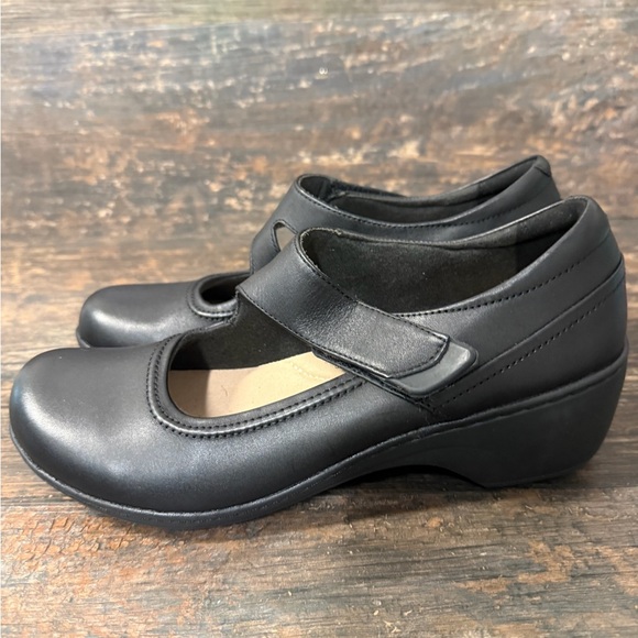 Clarks Black Mules Comfortable Clogs Shoes Size 9.5 - Picture 2 of 5